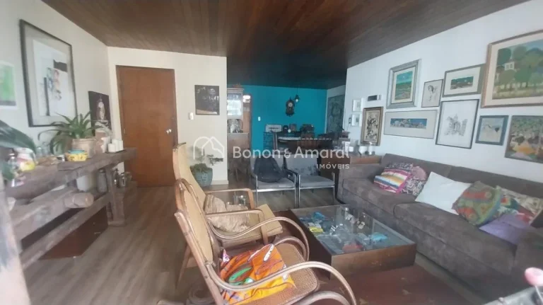 Imagem Localizado em um dos edifícios mais tradicionais da cidade, este apartamento oferece conforto e pra...