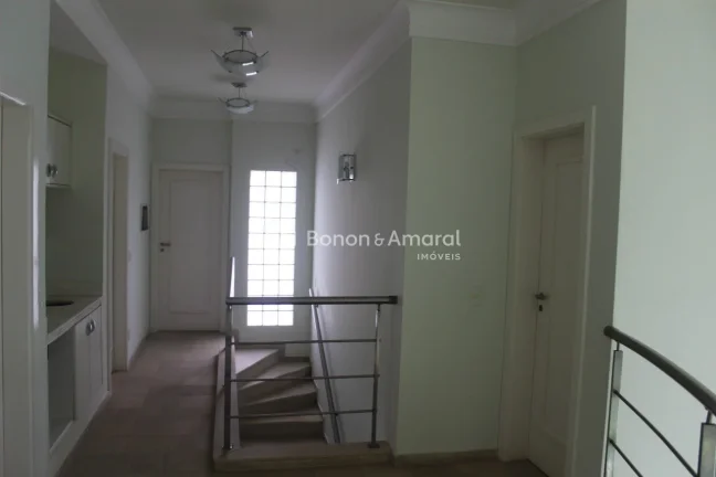 Imagem Casa em condomínio com 724 m² e 6 quartos
