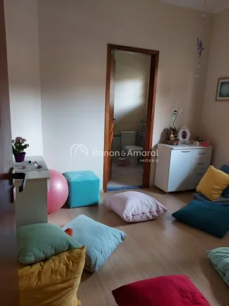 Imagem Casa térrea, com pintura nova, 163m² de área privativa em um terreno de 339m², no Condomínio Fl...