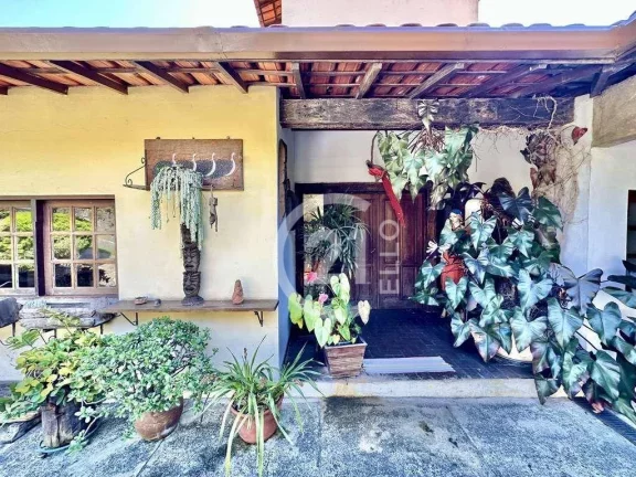 Imagem Casa com 5 dormitórios à venda, 368 m² por R$ 1.500.000,00 - Granja Viana - Carapicuíba/SP