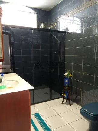 Imagem LINDA CASA TÉRREA 3 dormitórios com 248 m² de construção com pavimento inferior muito bem aproveitado