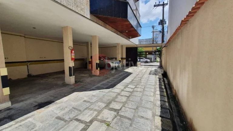 Imagem Apartamento com 3 dormitórios à venda, 128 m², Passagem - Cabo Frio/RJ