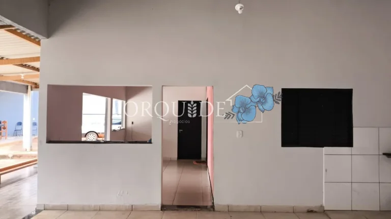 Imagem Chácara à venda à apenas 4 Km de Santo Antônio da Barra-GO, Setor Central: 5 quartos, 1 sala. Imperdível oportunidade!