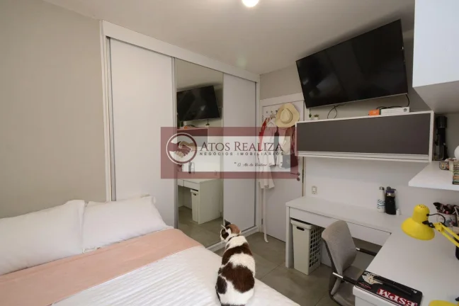 Imagem Conheca TownHouse, Com 3 Dormitórios, sendo 1 suíte 3 banheiros 2 vagas Varanda Lavanderia Churrasqueira Piso Portobello Armários embutidos submetida; Quartos,banheiros,sala,lavanderia e cozinha Clube em condomínio residencial fechado Segurança e portaria