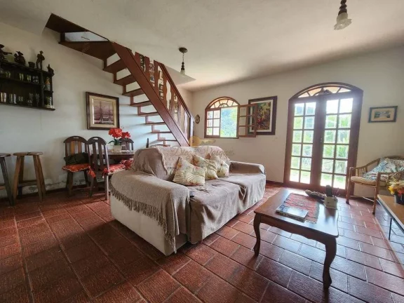 Imagem Casa para Venda em Teresópolis / RJ no bairro Albuquerque