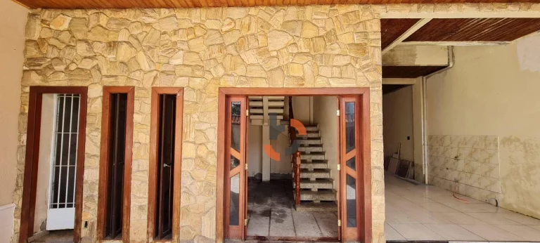 Imagem Casa com 4 dormitórios à venda, 452 m² por R$ 550.000,00 - Cerâmica - Nova Iguaçu/RJ