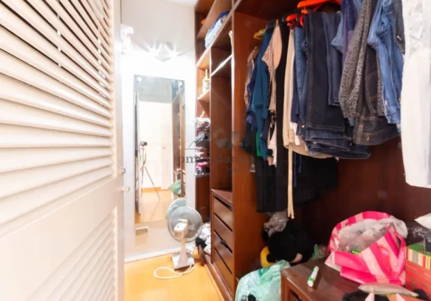 Imagem Apartamento amplo em uma das ruas mais cobiçadas de Pinheiros! Reformado, com 4 dormitórios sendo ...