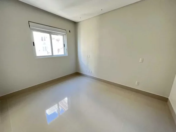 Imagem Apartamento com 4 suítes e 3 vagas de garagem em Meia Praia Praia Itapema/SC