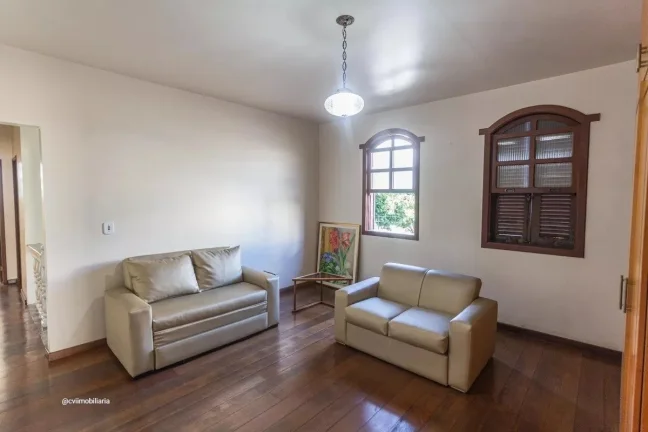 Imagem Casa ampla em lote de 360m², localizada no bairro Santa Inês, ideal para quem busca espaço, confo...