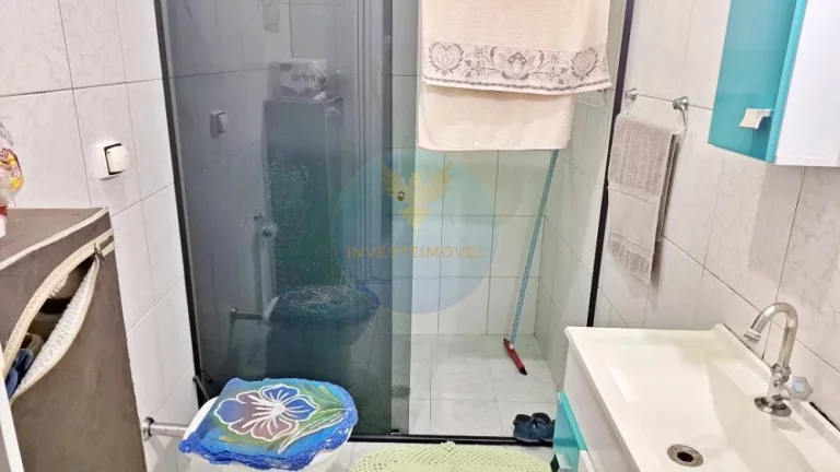 Imagem Casa com Kitnetes Independentes com Renda em Cotia