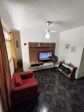 Imagem Casa com 2 quartos e com garagem no bairro Engenho Pequeno, São Gonçalo/RJ