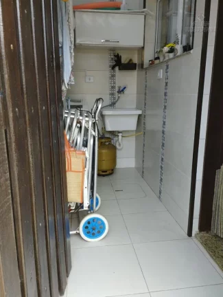 Imagem Sobrado em condominio fechado com piscina 100 metros da praia!