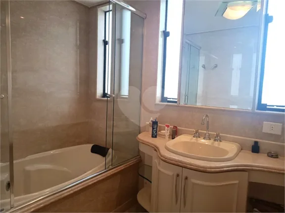 Imagem Apartamento à venda com 4 quartos, sendo 4 suítes, no condomínio Royal Gate, São Paulo - SP