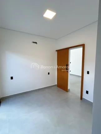 Imagem Descubra o conforto e a praticidade desta encantadora casa no Condomínio Terras da Estância. Com u...