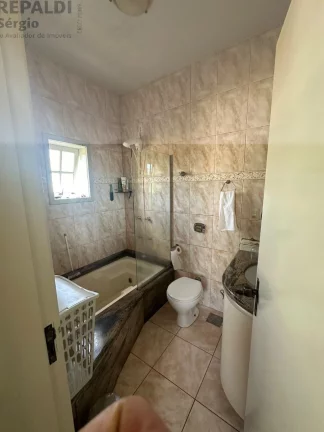 Imagem Imperdível Casa à venda em Criciúma-SC, Bairro Mina Brasil: 4 quartos, 1 suíte, 3 salas, 4 banheiros, 3 vagas, 220m2!