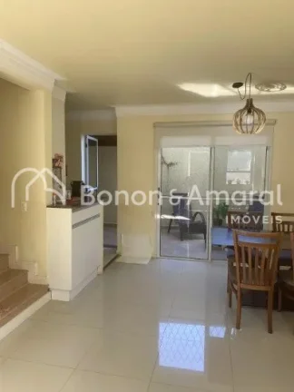 Imagem Venha conhecer seu novo lar! Uma casa cheia de charme e conforto, localizada em um dos melhores pont...