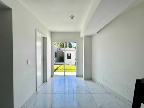 Imagem Apartamento com 2 dormitórios e 1 vaga de garagem em Santo Antônio - São José dos Pinhais