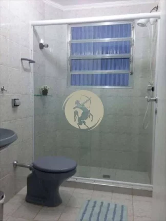 Imagem APARTAMENTO NO PRIMEIRO ANDAR EM PRÉDIO DE 3 ANDARES SEM ELEVADOR, COM 2 QUARTOS AMPLOS AMBOS COM A...