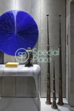 Imagem O apartamento se assemelha a uma casa, mas de um jeito absolutamente atual e urbano, com imensas por...