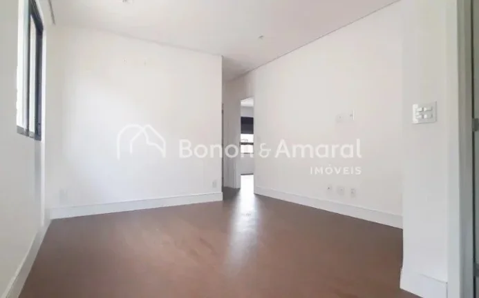 Imagem Aconchegante casa para venda em Sousas, com 200 m² de área construída. A residência possui livin...