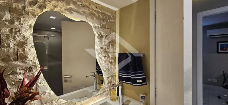 Imagem Apartamento 100m², 2 Quartos, Totalmente Reformado – Sol da Manhã