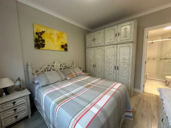 Imagem Apartamento mobiliado com 4 suítes e 3 vagas de garagem no bairro Fazenda em Itajaí