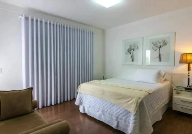 Imagem IMÓVEL RESIDENCIAL COM 674M² DE ÁREA CONSTRUÍDA E TERRENO COM 688M² - 5 QUARTOS ? 6 VAGAS - NO CONDOMINIO RESIDENCIAL VILLAGIO IPANEMA, RIO CLARO/SP. IMÓVEL AVALIADO EM R$ 5.554.465,43 1ª PRAÇA ÁS 14;30: 22/01/2026 - VALOR INICIAL DE VENDA: R$ 5.554.465