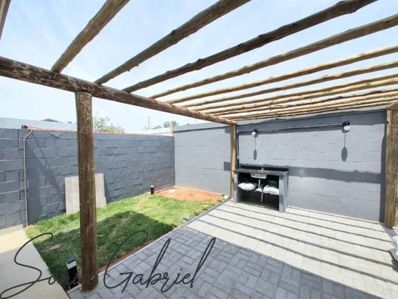 Imagem Aluguel de Casa na Vila Quinta dos Manacas em Vinhedo-SP: 3 quartos, 1 suíte, 2 salas, 2 vagas de garagem, 96,17 m². Venha Conferir! Imagem Aluguel de Casa na Vila Quinta dos Manacas em Vinhedo-SP: 3 quartos, 1 suíte, 2 salas, 2 vagas de garagem, 96,17 m². Venha Conferir!