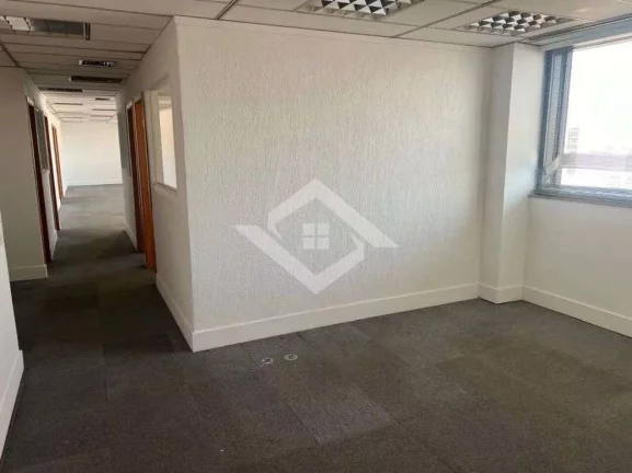 Imagem Excelente Andar Corporativo 195m² com Ar Central – Localização Privilegiada