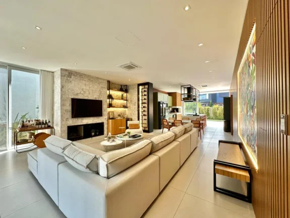 Imagem Casa em Condominio 4 Dormitórios - Bairro --