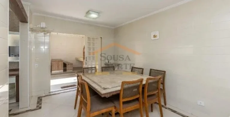 Imagem Sobrado 3 dormitórios, sendo 1 suíte, sala 2 ambientes, cozinha e dormitórios com armários, ampl...