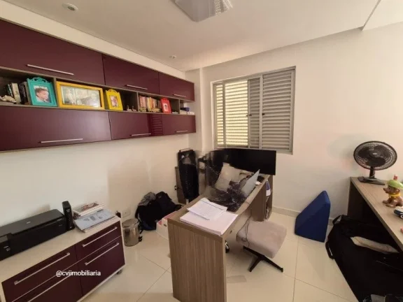 Imagem Descubra o conforto de viver em um espaçoso apartamento de 126m², localizado no charmoso bairro Co...