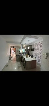 Imagem Sobrado com 250 m² 3 Dormitorios sendo 1 Suíte com sacada e 4 Vagas