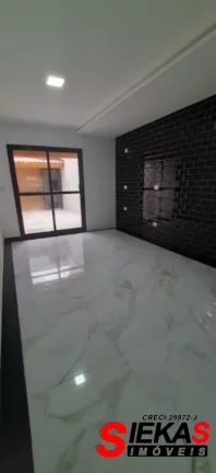 Imagem Impecável residência à venda na Penha de França, São Paulo-SP: 3 quartos, 3 suítes, 1 sala, 4 banheiros, 2 vagas, 121m²!