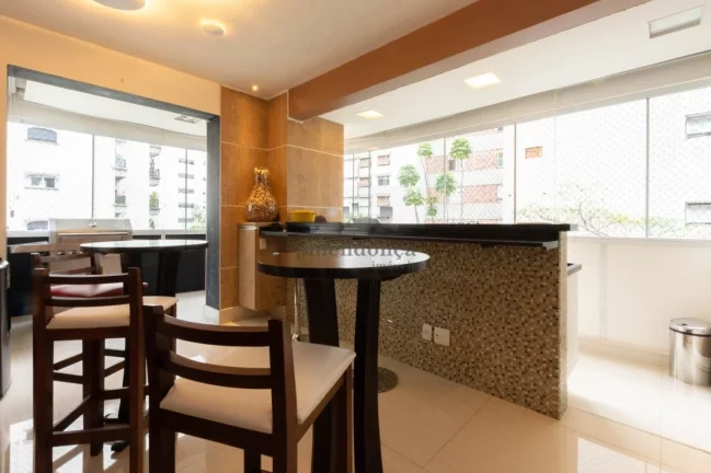 Imagem Higienopolis Apartamento Duplex com 3 suo­tes e 4 vagas, 170m