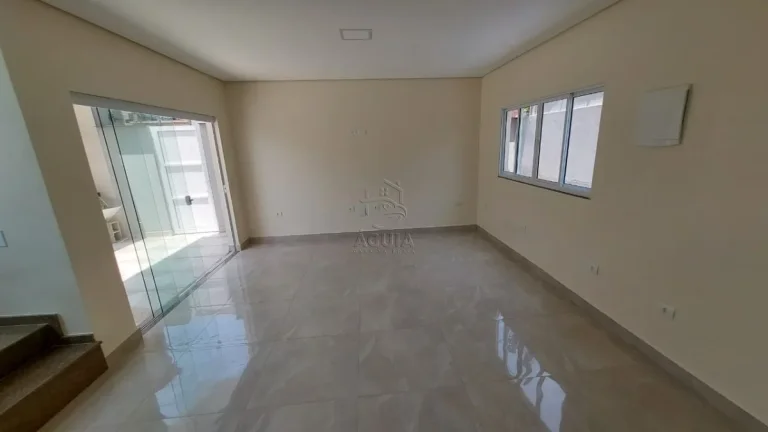 Imagem Casa nova com 3 suítes no centro de Ubatuba!