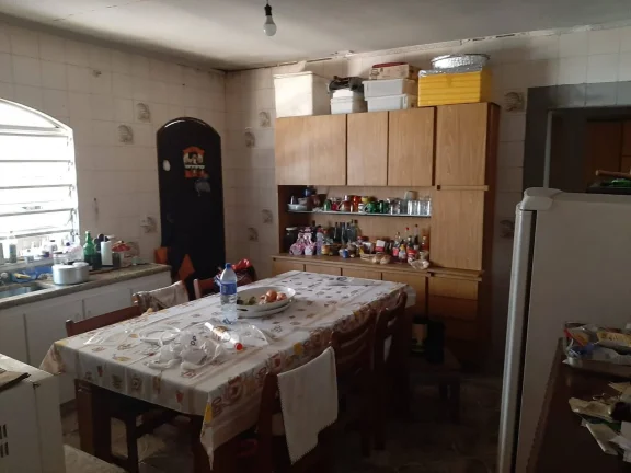 Imagem Casa Antiga 3 Dormitorios sendo 1 Suite Terreno de 10 x 40 Estuda Permuta