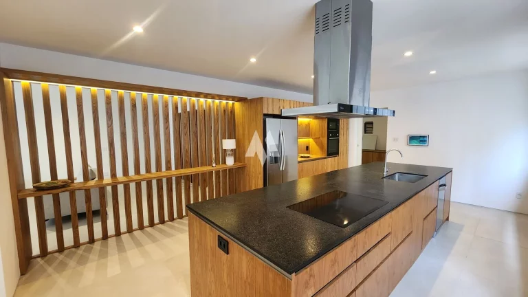 Imagem Apartamento de Luxo no Boqueirão – 4 Dormitórios a 3 Quadras da Praia!