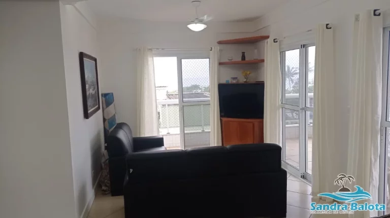 Imagem Amplo apartamento de 3 dormitórios à 50 metros da praia