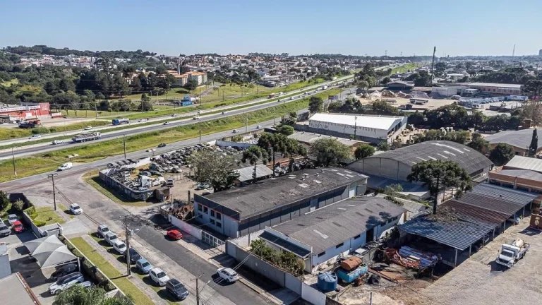 Barracão na Cidade Industrial.