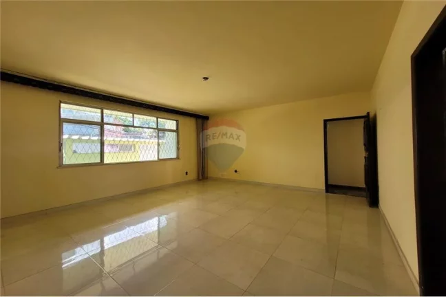 Imagem Casa com 4 quartos, à venda no Pechincha , Rio de Janeiro.