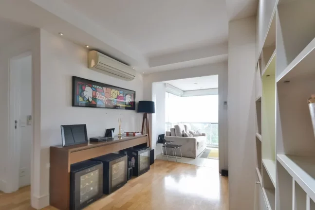 Imagem Cobertura à venda em São Paulo, Pinheiros, com 2 quartos, 133m2