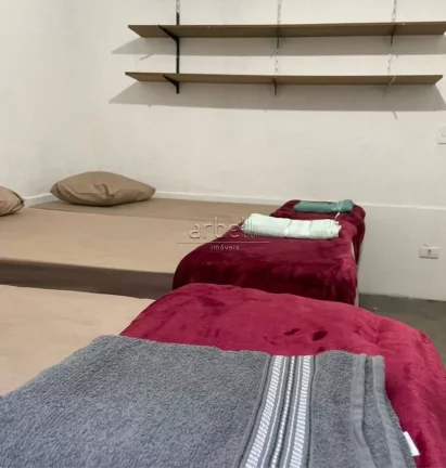 Imagem Casa com 171M², 2 quartos sendo 1 suíte, 3 banheiros, sala, quintal e 4 vagas de garagem. Casa ter...