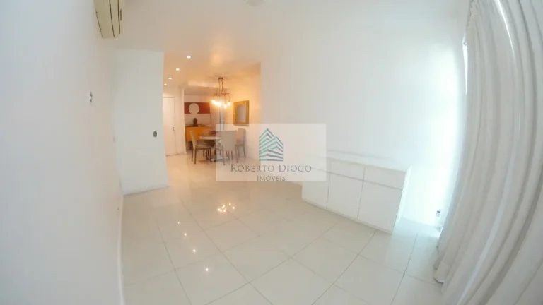 Imagem Residência de luxo à venda na Barra da Tijuca, Rio de Janeiro: 3 quartos, 1suíte ,2 salas, 4 banheiros, 200m² de área.