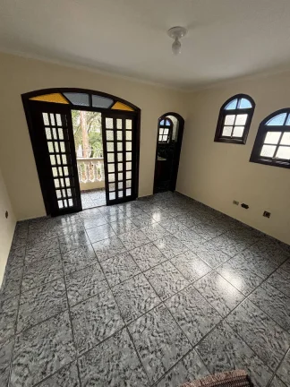 Sobrado com 2 suítes com garagem - Próximo Praça Sampaio Vidal