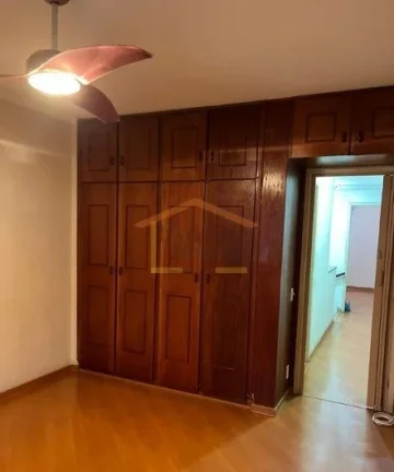 Imagem Sobrado amplo com 2 dormitórios com armários, 2 banheiros, sala com ar-condicionado, cozinha grand...