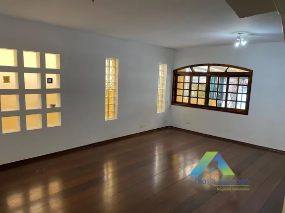 Imagem Sobrado Reformado com 3 Quartos e 4 banheiros para venda no Brooklin/SP!