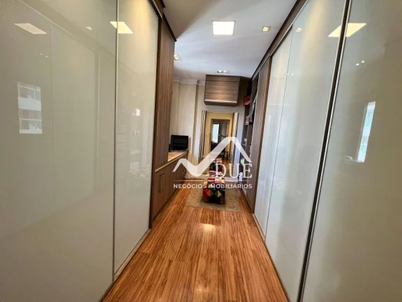 Imagem Excelente cobertura totalmente reformada à venda no bairro do Embaré - Santos, 350 m² de área útil.