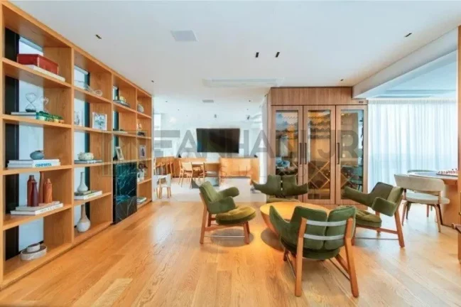 Imagem Luxuosa cobertura de 4 quartos na Vila Nova Conceição, São Paulo-SP: 4 suítes, 5 salas, 6 banheiros, 432m² de área.