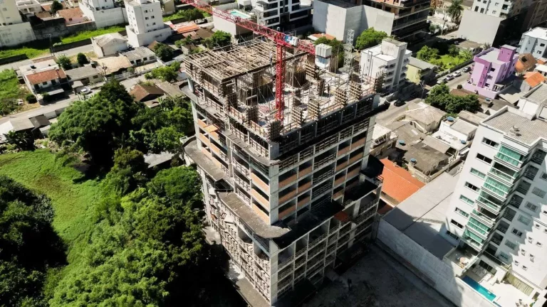 Imagem GREEN VILLE HOME CLUB - apto 2901 na planta com 4 dormitórios sendo 2 suítes e 2 vagas no bairro Meia Praia em Itapema